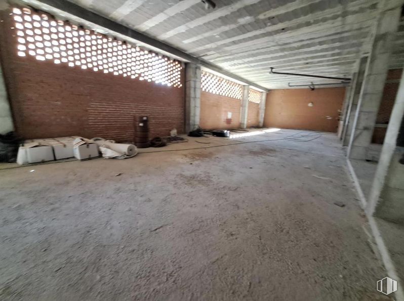 Retail for sale at Calle José del Hierro, San Sebastián de los Reyes, Madrid, 28700 with hall, wood, flooring, floor, building material, ceiling, composite material, hardwood, concrete and house around