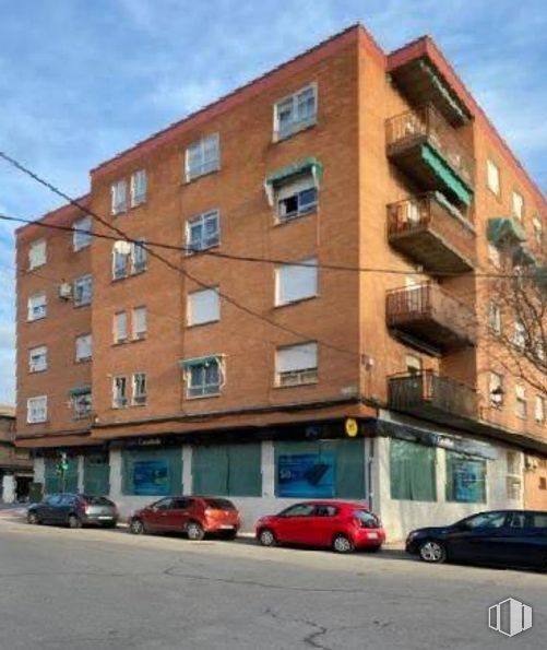 Local en venta en Calle Madrid, Humanes de Madrid, Madrid, 28970 con coche, edificio, cielo, vehículo terrestre, rueda, neumático, propiedad, ventana, vehículo y nube alrededor