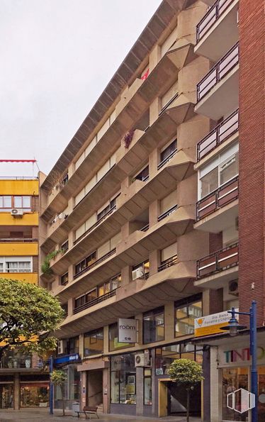 Oficina en alquiler en Calle Muñoz Urra, 7, Talavera de la Reina, Toledo, 45600 con edificio, propiedad, ventana, cielo, bloque de torre, condominio, diseño urbano, arquitectura, árbol y barrio alrededor