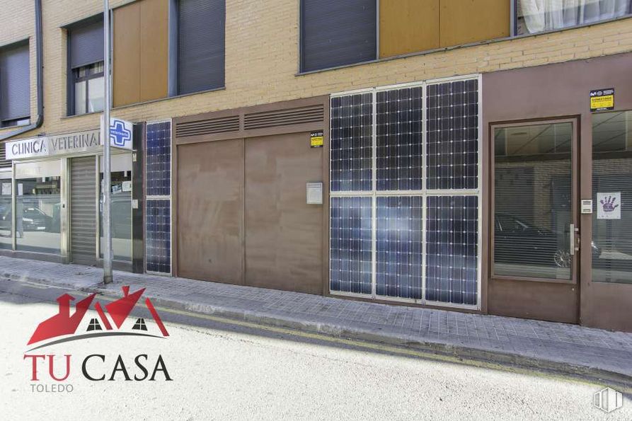 Retail for sale & for rent at Zona Centro, Bargas, Toledo, 45593 with window, door, building, fixture, road surface, facade, sidewalk, font, city and asphalt around