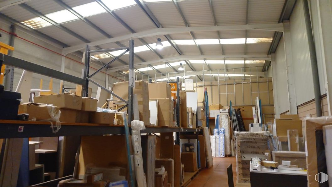 Industrial for sale at Camino Corral, Camarma de Esteruelas, Madrid, 28816 with furniture, shoe, wood, hardwood, flooring, machine, plywood, factory, engineering and beam around