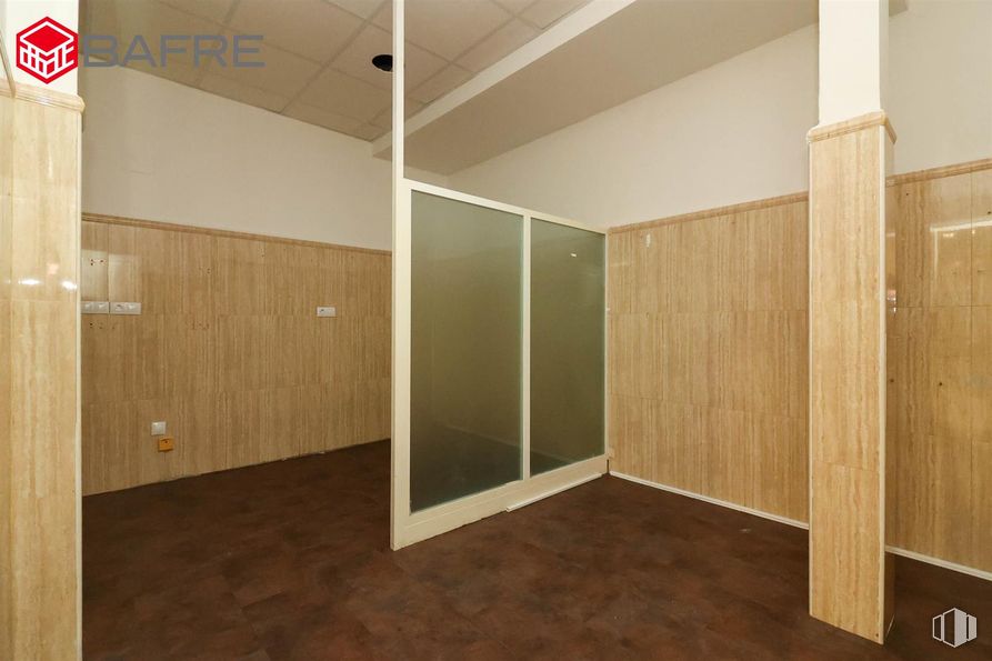 Local en venta en Casco antiguo, San Sebastián de los Reyes, Madrid, 28700 con propiedad, madera, accesorio, interiorismo, arquitectura, suelos, suelo, pared, tinte para madera y propiedad material alrededor