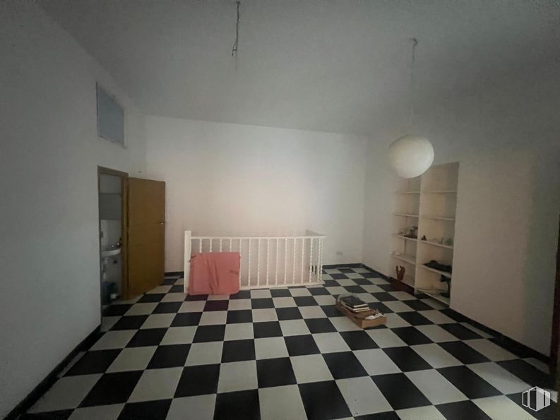 Local en alquiler en Calle Lope de Vega, Centro, Madrid, 28014 con lámpara, alumbrado, propiedad, madera, interiorismo, edificio, suelos, hall, suelo de baldosas y suelo alrededor