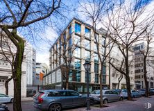 Office for rent at Calle Pinar, 5, Salamanca, Madrid, 28006 with car, building, wheel, tire, cloud, land vehicle, sky, vehicle, window and blue around