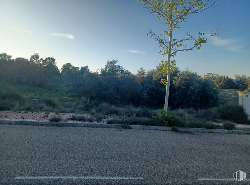 Suelo en venta en Calle Melisa, Toledo, 45004 con cielo, nube, planta, paisaje natural, superficie de la carretera, asfalto, lote de terreno, luz solar, ramita y árbol alrededor