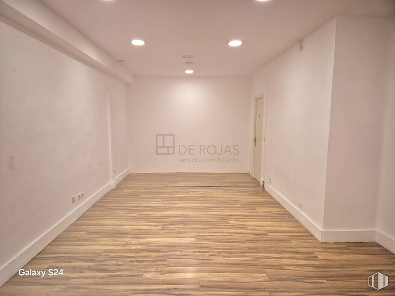 Oficina en alquiler en Zona Chamberí, Chamberí, Madrid, 28010 con puerta, suelo, suelos, suelos de madera, madera, suelo laminado, techo, interiorismo, apartamento y madera dura alrededor