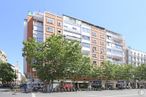 Office for rent at Calle Goya, 99, Salamanca, Madrid, 28009 with building, sky, daytime, property, window, tower block, urban design, tree, condominium and house around