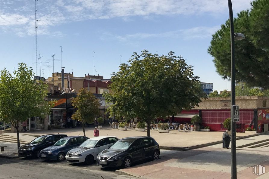 Local en alquiler y venta en Calle Pintor El Greco, 1, Móstoles, Madrid, 28933 con coche, edificio, nube, cielo, planta, vehículo, neumático, rueda, vehículo de motor y árbol alrededor