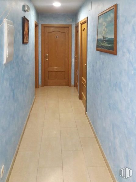 Local en venta en Calle Grande, 27, Seseña, Toledo, 45223 con puerta, marco, propiedad, madera, accesorio, alumbrado, interiorismo, pintura, suelo y hall alrededor