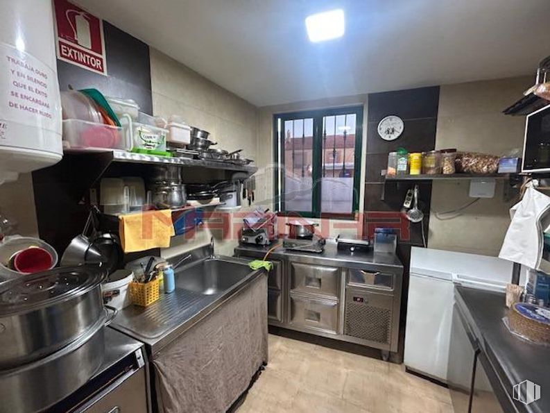 Retail for sale at Centro, Seseña, Toledo, 45223 with window, kitchen appliance, countertop, kitchen, major appliance, furniture, cabinetry, kitchen stove, home appliance and stove around