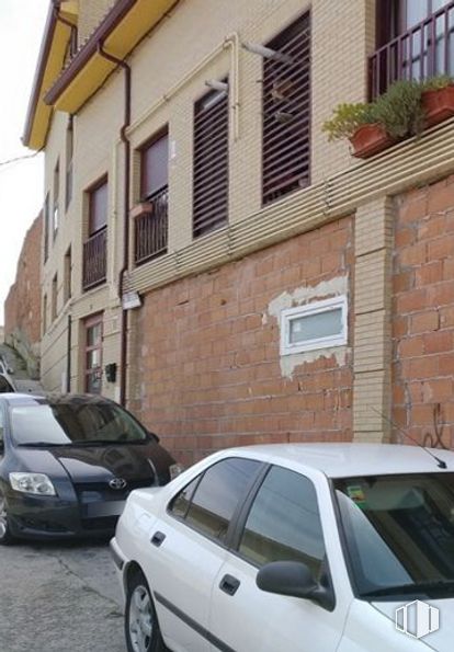 Retail for sale at Calle La Boleta, 9, Seseña, Toledo, 45223 with car, wheel, window, automotive parking light, land vehicle, vehicle, property, building, hood and tire around