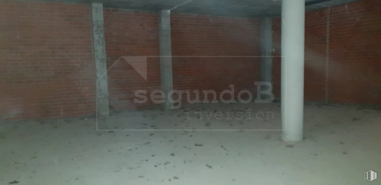 Local en venta en Zona Centro, Quintanar de la Orden, Toledo, 45800 con madera, suelo, suelos, fuente, propiedad material, vidrio, material compuesto, tintes y matices, techo y hormigón alrededor