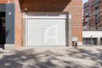 Industrial for sale at Barrio Guindalera, Salamanca, Madrid, 28028 with building, garage door, composite material, brickwork, brick, door, gate, concrete, garage and building material around