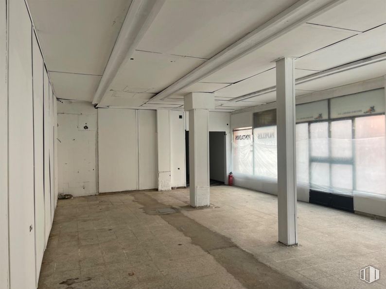 Local en venta en Calle Santa Gema, Alcorcón, Madrid, 28921 con hall, accesorio, edificio, suelo, suelos, techo, ciudad, hormigón, vidrio y espacio alrededor