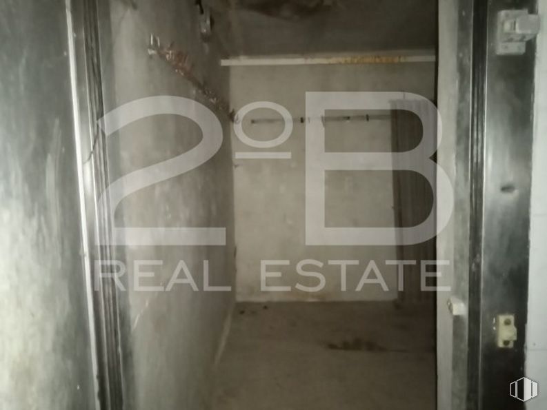 Industrial for sale at Casco urbano, La Puebla de Almoradiel, Toledo, 45840 with wood, font, fixture, gas, metal, glass, flooring, monochrome, aluminium and transparency around