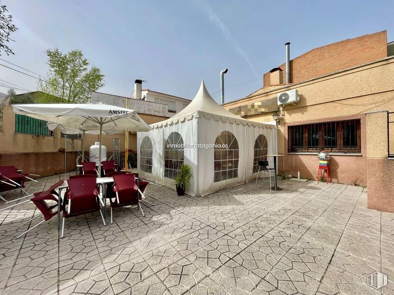 Retail for sale at Casco urbano, Campo Real, Madrid, 28510 with chair, sky, window, plant, cloud, building, shade, tent, landscape and leisure around