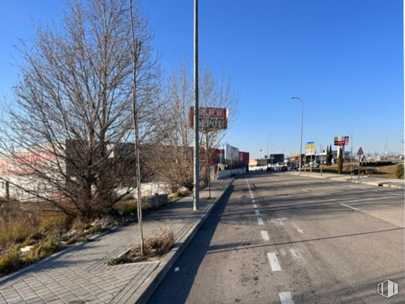 Suelo en venta en Polígono El Tejar, 63 , Majadahonda, Madrid, 28220 con luz de la calle, cielo, superficie de la carretera, carretera, asfalto, espacio público, calle, carril, vía pública y carretera alrededor