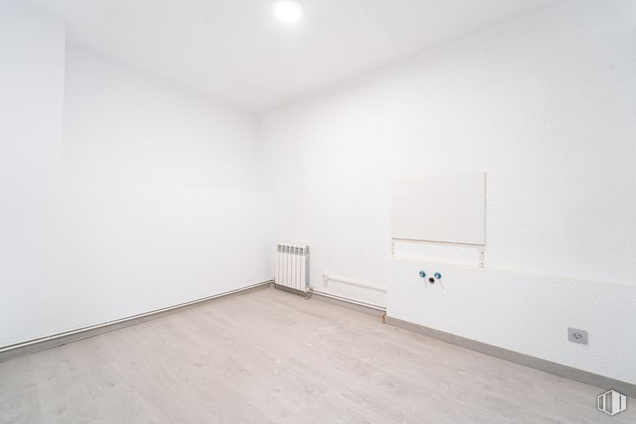 Local en venta en Calle Fernández de la Hoz, Chamberí, Madrid, 28003 con madera, edificio, suelo, suelos, accesorio, pintura, techo, madera dura, material compuesto y escayola alrededor