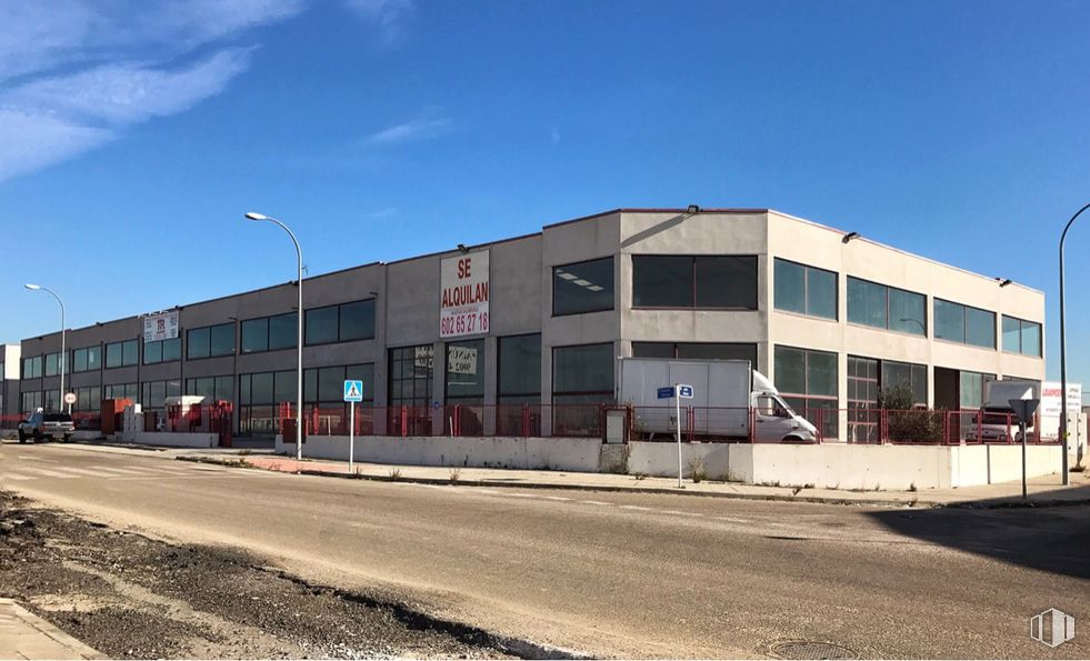 Industrial for sale at Polígono Industrial Puerta de Madrid, Casarrubuelos, Madrid, 28978 with building, street light, sky, cloud, window, asphalt, urban design, facade, commercial building and city around