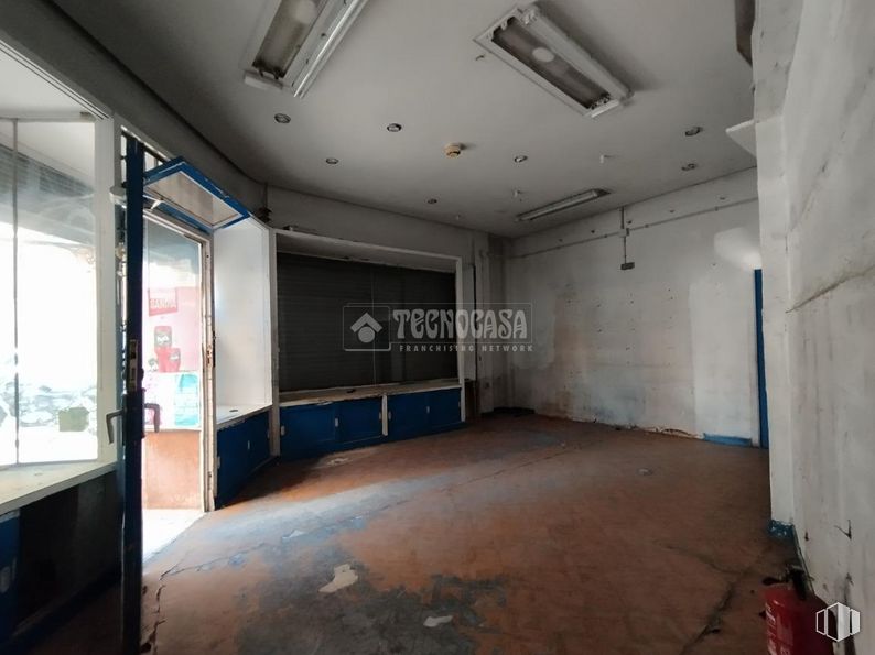 Local en venta en Calle María Domingo, Carabanchel, Madrid, 28025 con lámpara, propiedad, edificio, accesorio, interiorismo, suelos, suelo, hall, techo y ciudad alrededor