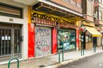 Retail for sale at Calle Jesús Del Gran Poder, 37, Usera, Madrid, 28026 with building, window, fixture, neighbourhood, wall, facade, sidewalk, city, road surface and snapshot around