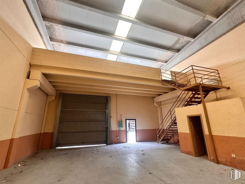 Nave en venta en Polígono Camporroso , Ciempozuelos, Madrid, 28350 con puerta, madera, suelos, suelo, techo, tinte para madera, hall, material de construcción, iluminación natural y contrachapado alrededor