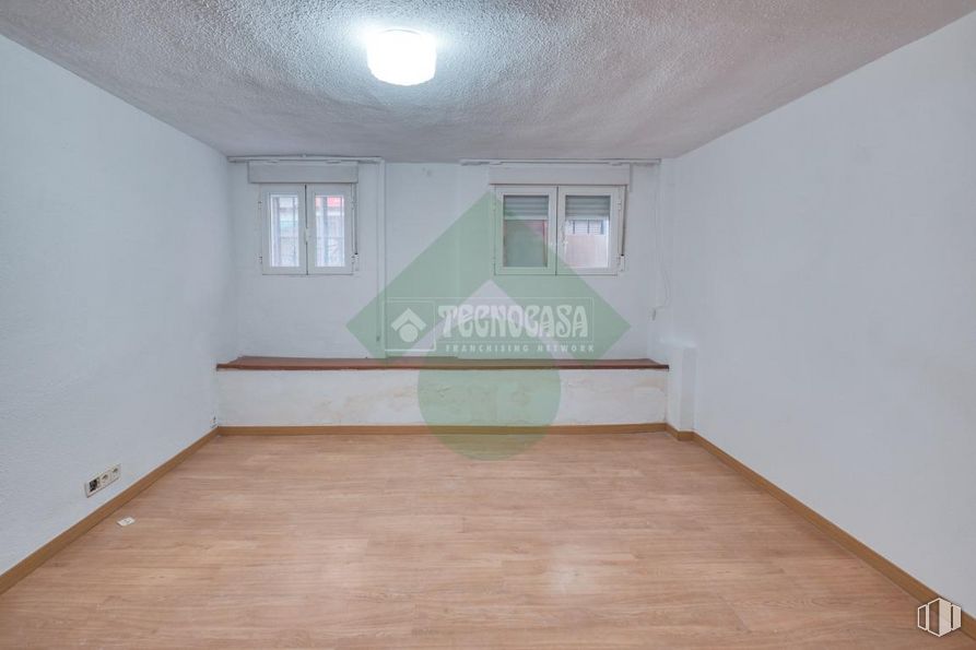 Local en venta en Calle Eduardo Morales, Carabanchel, Madrid, 28025 con lámpara, ventana, alumbrado, propiedad, edificio, madera, interiorismo, pintura, hall y casa alrededor