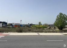 Land for sale at Vía Servicio A-6, Las Rozas de Madrid, Madrid, 28231 with sky, plant, asphalt, road surface, land lot, tree, tar, residential area, thoroughfare and landscape around