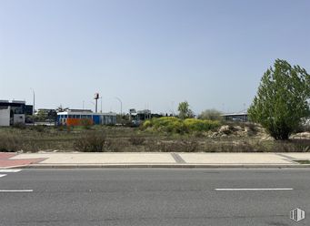 Suelo en venta en Vía Servicio A-6, Las Rozas de Madrid, Madrid, 28231 con cielo, planta, asfalto, superficie de la carretera, lote de terreno, árbol, alquitrán, zona residencial, vía pública y paisaje alrededor