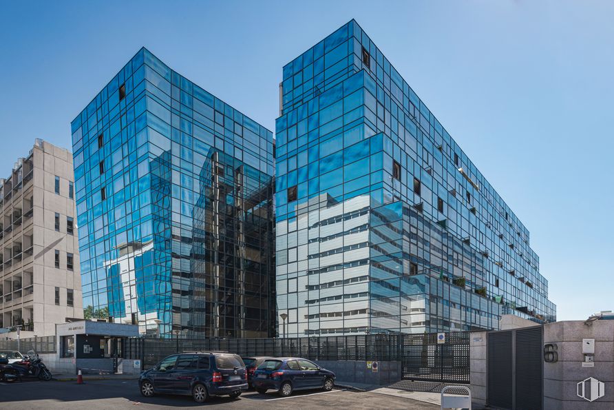 Oficina en venta en Avenida Manoteras, 8, Hortaleza, Madrid, 28050 con coche, edificio, cielo, día, nube, vehículo, diseño urbano, rueda, bloque de torre y ventana alrededor