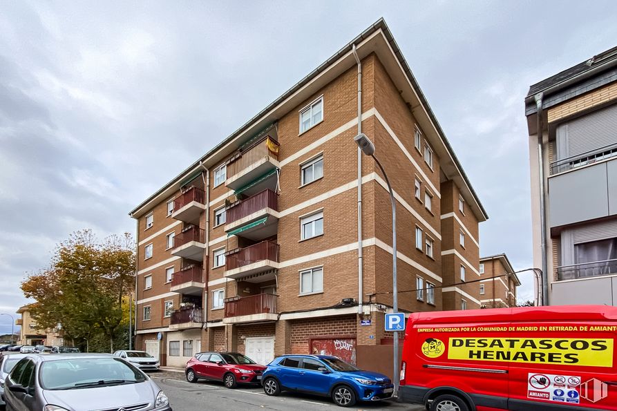 Local en venta en Travesía Ignacio González, 7, Collado Villalba, Madrid, 28400 con coche, edificio, camión, luz de estacionamiento automotriz, neumático, vehículo terrestre, rueda, cielo, nube y vehículo alrededor