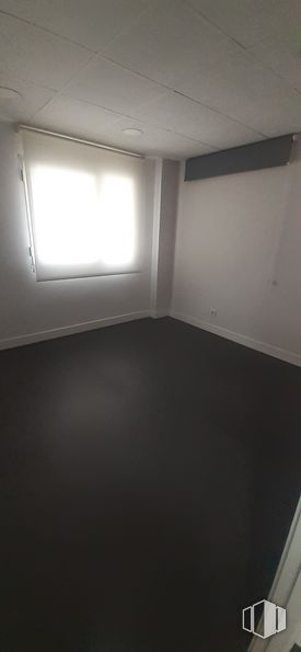 Oficina en alquiler en Calle Simón Hernández, Móstoles, Madrid, 28931 con ventana, accesorio, madera, sombra, suelo, suelos, tintes y matices, vidrio, techo y lámpara alrededor