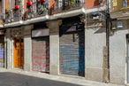 Retail for rent at Calle Pérez Galdós, Centro, Madrid, 28004 with door, wall, facade, neighbourhood, town, street, composite material, concrete, iron and sidewalk around