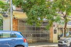 Retail for rent at Calle Bretón de los Herreros, 27, Chamberí, Madrid, 28003 with car, land vehicle, vehicle, tire, motor vehicle, automotive lighting, wheel, tree, plant and automotive design around