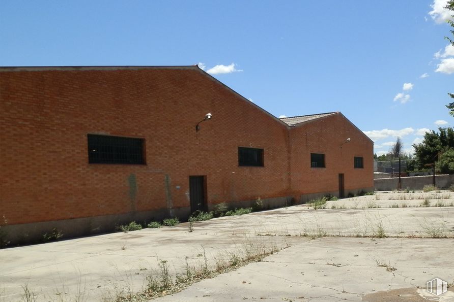 Nave en alquiler y venta en Zona industrial Mejorada, Mejorada del Campo, Madrid, 28840 con ventana, casa, planta, nube, cielo, ecorregión, edificio, puerta, lote de tierra y superficie de carretera alrededor