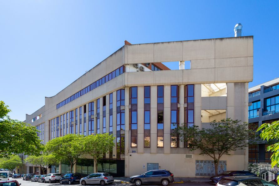 Oficina en alquiler en Edificio Ecu, Calle Medea, 4, San Blas - Canillejas, Madrid, 28037 con edificio, planta, cielo, ventana, árbol, diseño urbano, propiedad material, fachada, bloque de pisos y edificio comercial alrededor