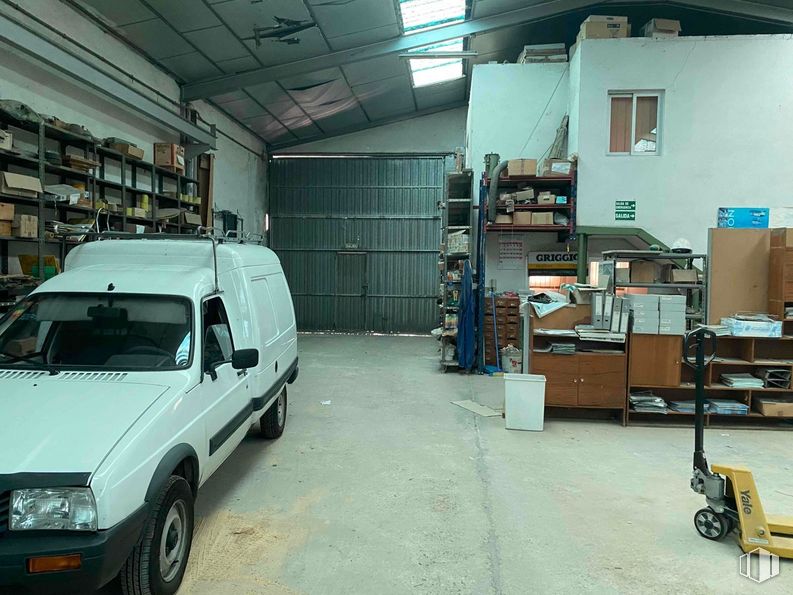 Industrial for rent at Zona empresarial, San Fernando de Henares, Madrid, 28830 with wheel, van, automotive parking light, tire, vehicle, car, hood, automotive tire, motor vehicle and automotive carrying rack around