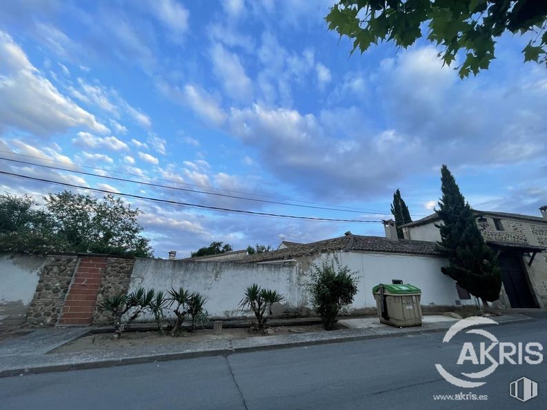 Land for sale at Calle Calvario, Nambroca, Toledo, 45190 with cloud, sky, plant, building, road surface, asphalt, tree, tints and shades, city and landscape around