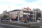 Retail for sale & for rent at Avenida Constitución, 90, Torrejón de Ardoz, Madrid, 28850 with building, sky, cloud, street light, tire, window, residential area, tree, road and facade around