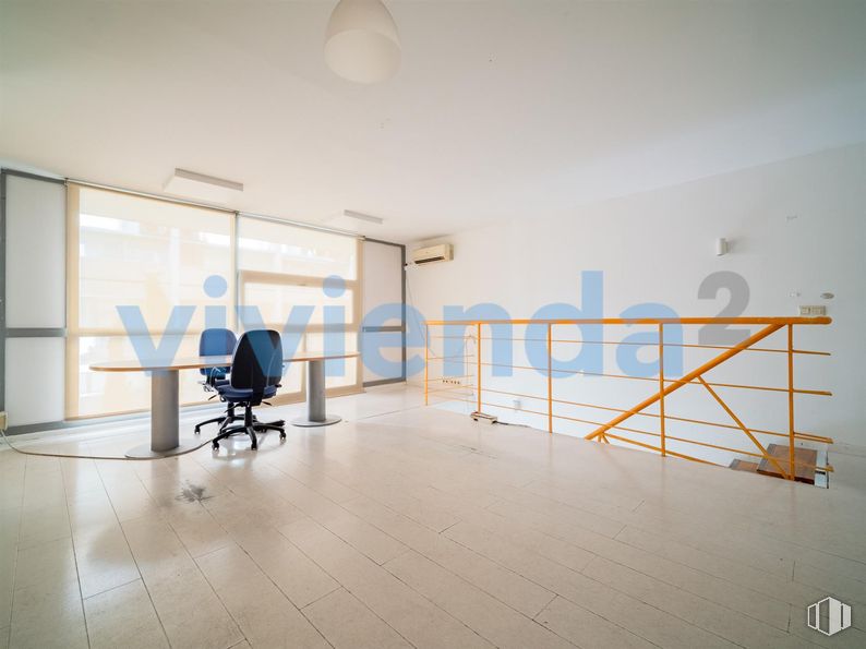 Oficina en venta en Avenida Manoteras, Hortaleza, Madrid, 28050 con silla, lámpara, alumbrado, edificio, interiorismo, madera, hall, suelo, suelos y silla de oficina alrededor