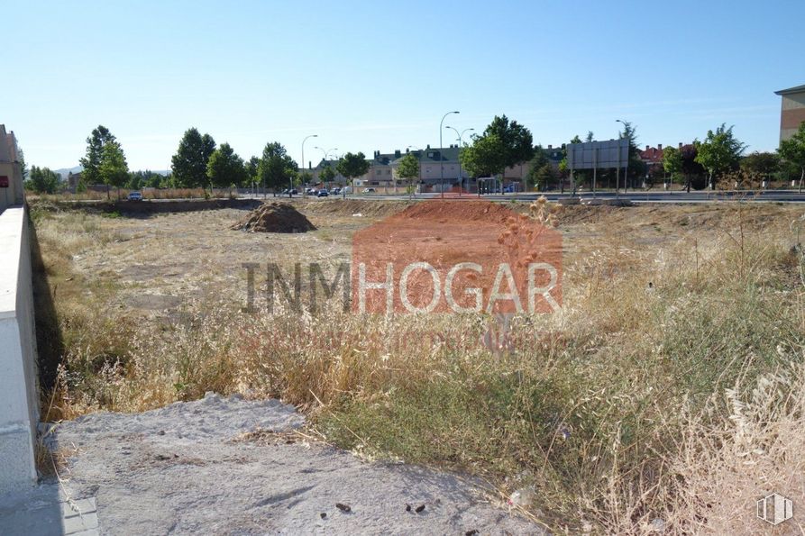 Land for sale at Área Hervencias - Dehesa del Pinar, Ávila, 05002 with sky, plant, tree, land lot, grass, landscape, road, art, grass family and font around