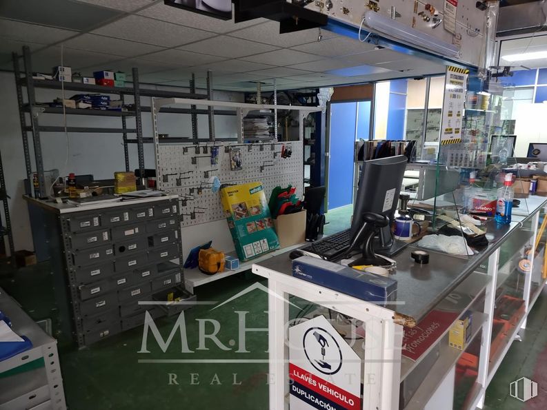 Industrial for rent at Calle Castaños, Torrejón de Velasco, Madrid, 28990 with building, computer, gas, engineering, machine, machine tool, computer monitor, toolroom, office supplies and personal computer around