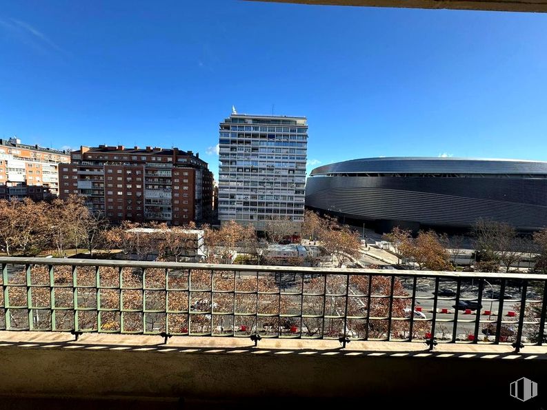 Office for rent at Paseo Castellana, Tetuán, Madrid, 28046 with building, daytime, high-rise building, urban area, city, metropolitan area, architecture, apartment, commercial building and condominium around