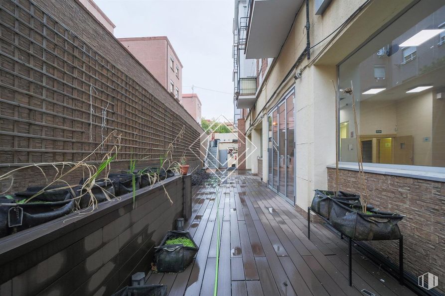 Local en alquiler y venta en Zona Paseo de la Habana, Chamartín, Madrid, 28036 con edificio, cielo, diseño urbano, superficie de la carretera, barrio, condominio, bloque de pisos, zona residencial, maceta y ciudad alrededor