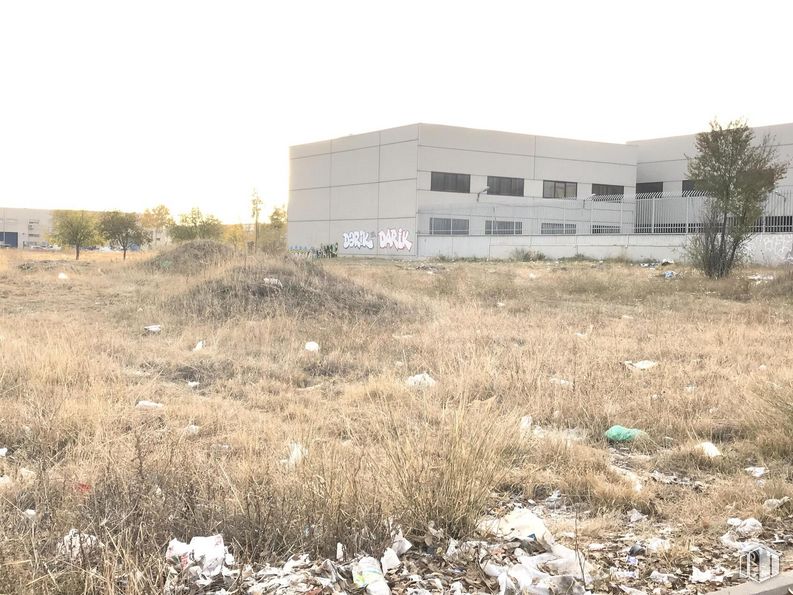 Suelo en venta en Calle Piñuecar, 33, Villaverde, Madrid, 28021 con edificio, planta, cielo, día, propiedad, comunidad de plantas, ecorregión, terreno, vegetación y árbol alrededor