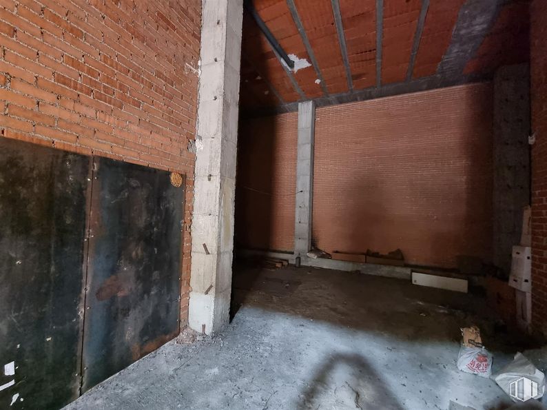 Local en venta en Calle  Alcalá, San Blas - Canillejas, Madrid, 28022 con madera, albañilería, ladrillo, suelos, suelo, edificio, material de construcción, material compuesto, hormigón y casa alrededor