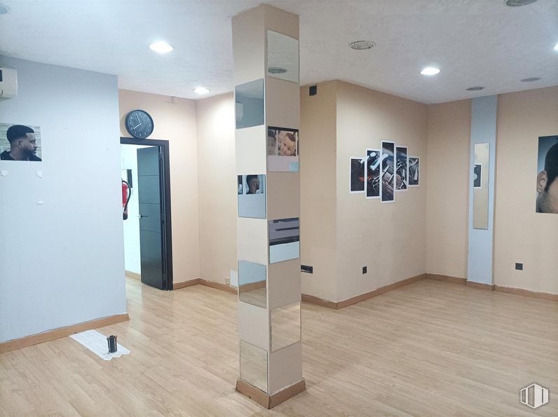 Retail for sale at Zona Casco Antiguo, Alcorcón, Madrid, 28921 with art, flooring, floor, wood, building, hall, event, ceiling, space and hardwood around