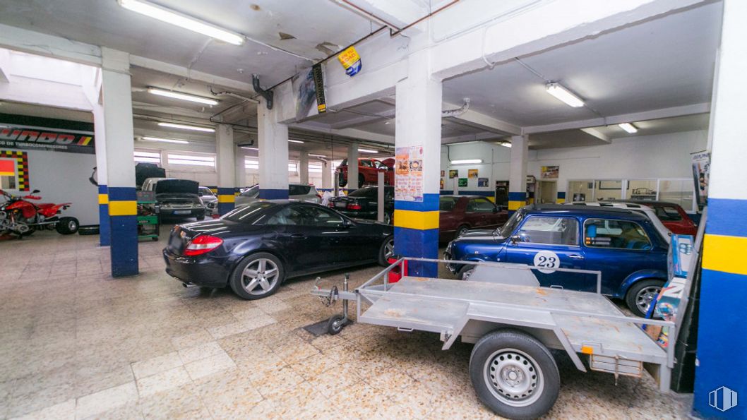 Local en venta en Zona Centro, Villaviciosa de Odón, Madrid, 28670 con rueda, neumático, coche, luz de estacionamiento automotriz, vehículo, neumático automotriz, vehículo motorizado, diseño automotriz, exterior automotriz y pisada alrededor