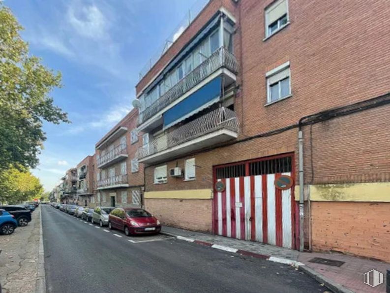 Local en venta en La Fortuna, Leganés, Madrid, 28917 con coche, ventana, edificio, nube, neumático, vehículo, rueda, cielo, luz de estacionamiento y superficie de la carretera alrededor