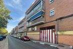 Retail for sale at La Fortuna, Leganés, Madrid, 28917 with car, window, building, cloud, tire, vehicle, wheel, sky, automotive parking light and road surface around